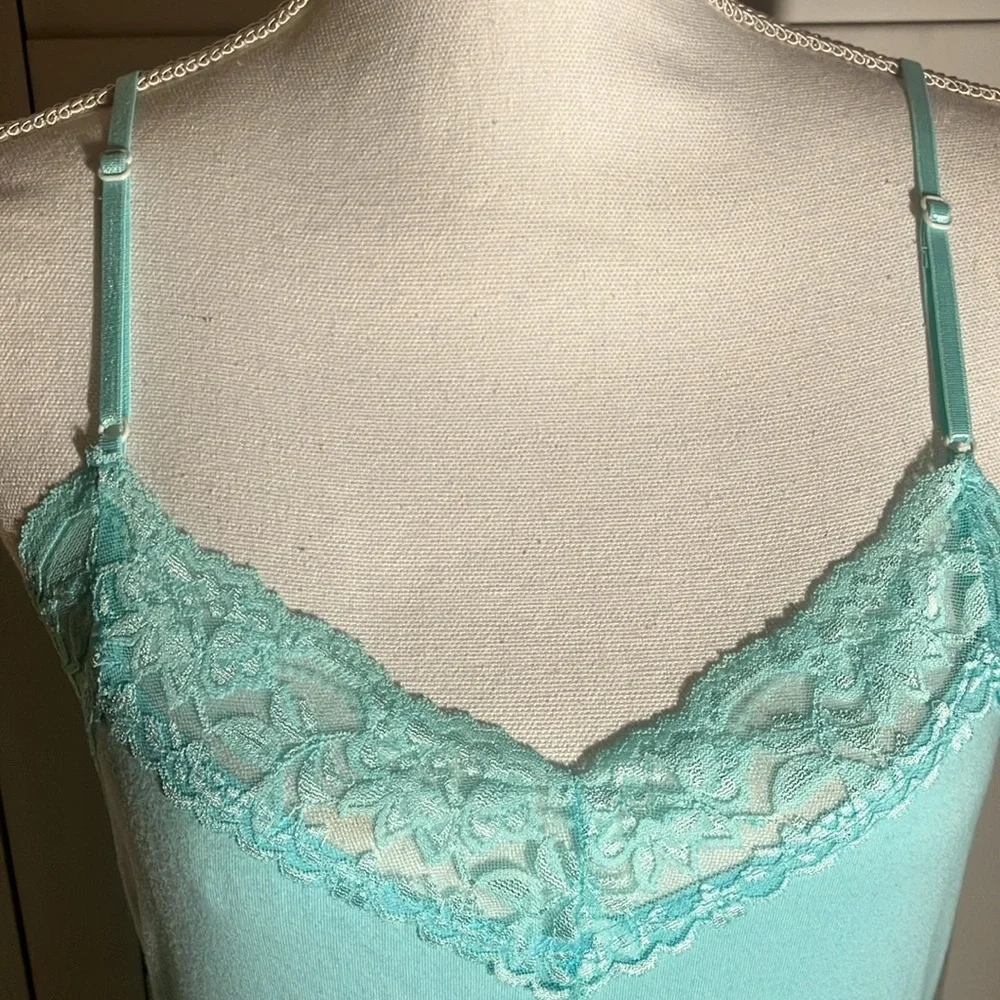 🩵🤍Zenana Outfitters Lt Aqua Blue Stretchy Cotton/Spandex Long Tank W/Lace Sz L